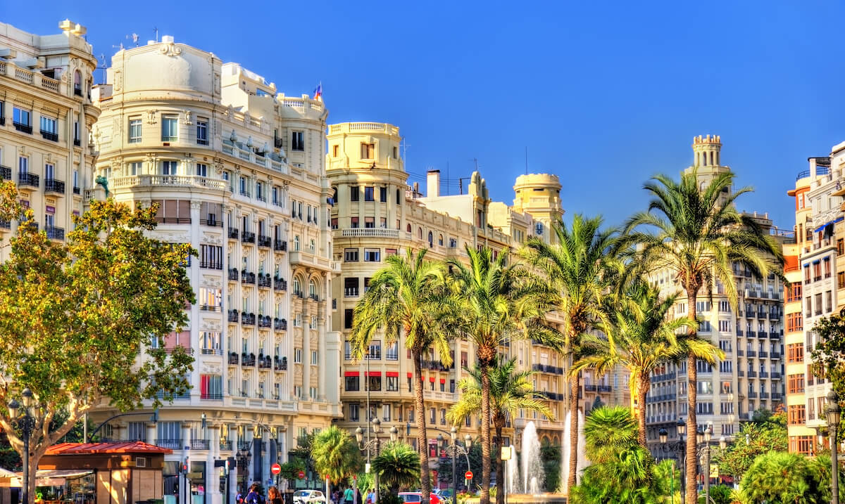 Cómo moverse por Valencia: bici, tranvía, taxi y más